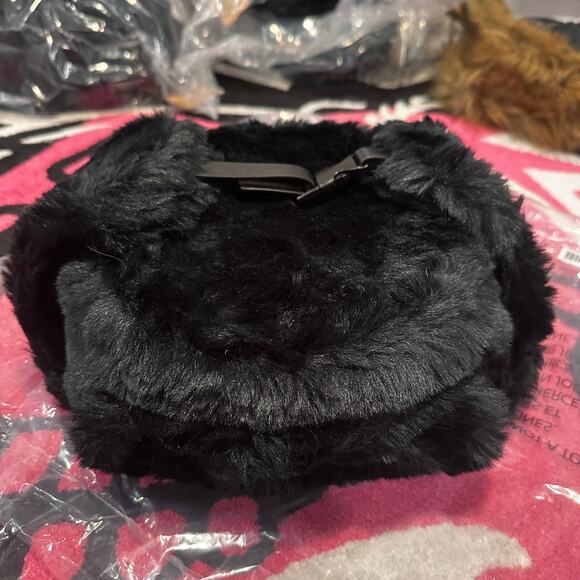 Supreme Ushanka Hat (FW25) – Black – S/M – Brand New - Picture 4 of 10